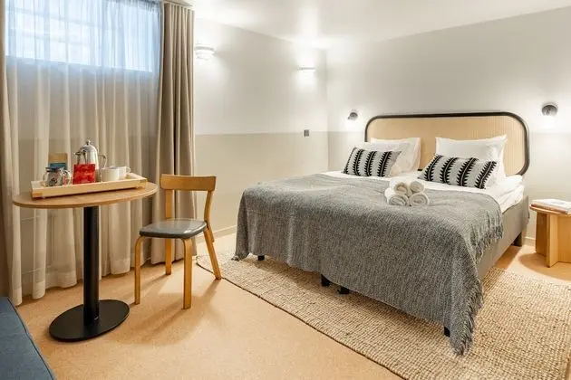 Dört Kişilik Oda (- Roomy)