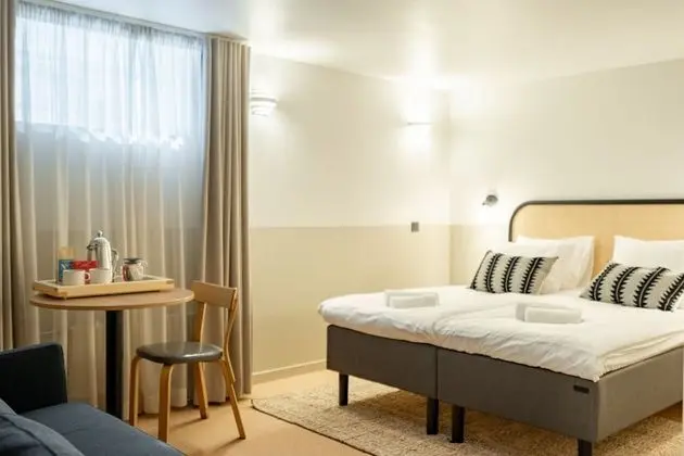 Dört Kişilik Oda (- Roomy)
