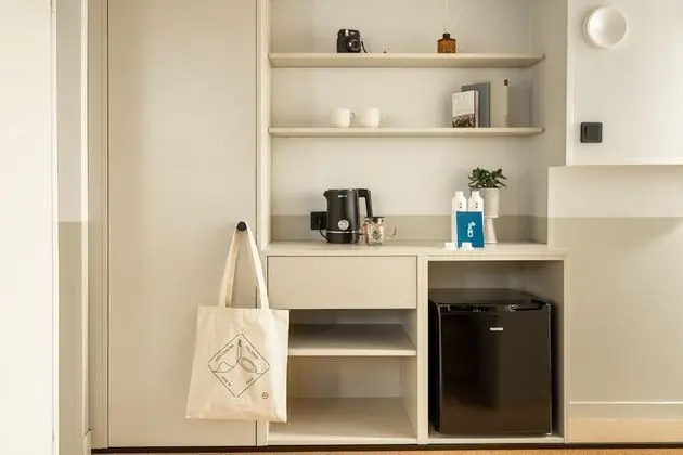 Dört Kişilik Oda (- Roomy)