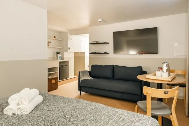 Dört Kişilik Oda (- Roomy)