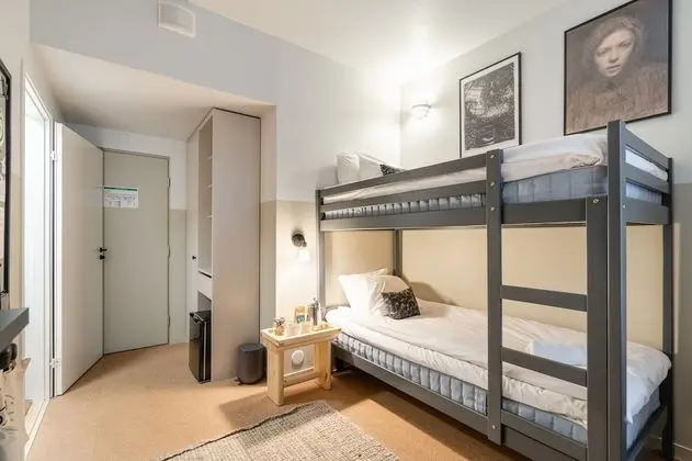 Pocket Double-Decker Beds