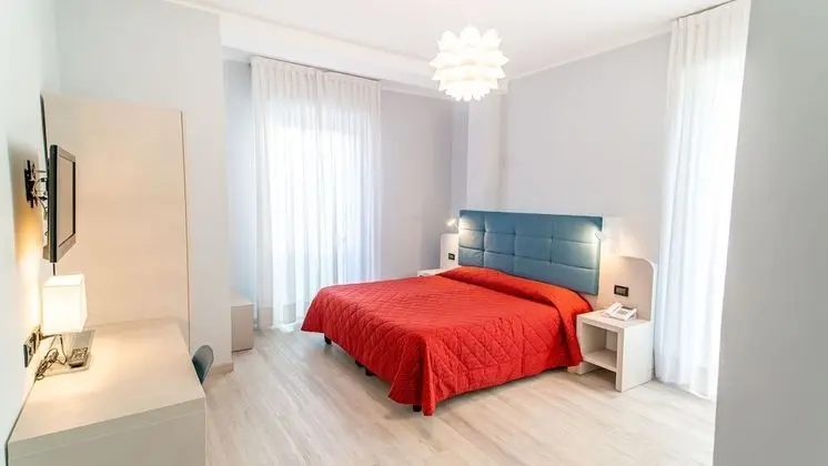 Standard Tek Büyük Yataklı Oda