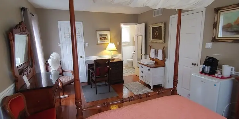 Sturgeon Room