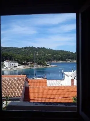Ev (Bobi - 50 m from beach - H(6))