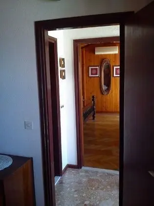 Ev (Bobi - 50 m from beach - H(6))