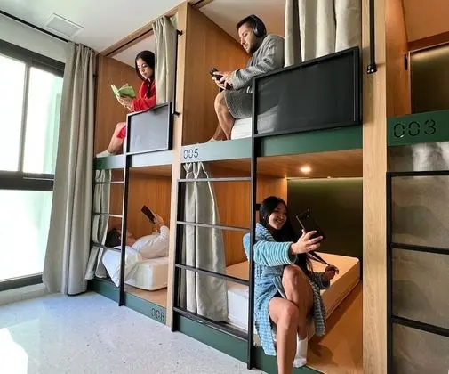 18-Bed Mixed shared room with shower