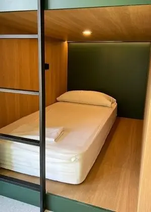 18-Bed Mixed shared room with shower