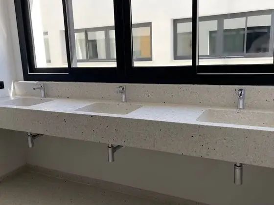 18-Bed Mixed shared room with shower