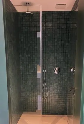 8-Bed Mixed shared room with shower