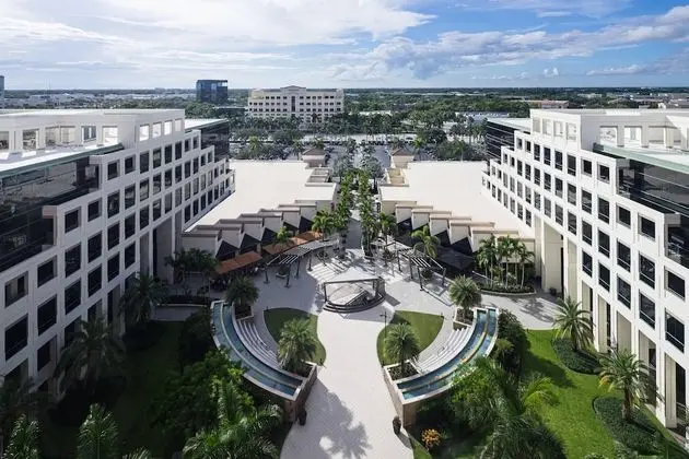 Oda, 1 En Büyük (King) Boy Yatak ve Çekyat (Skyline View, Top floor)