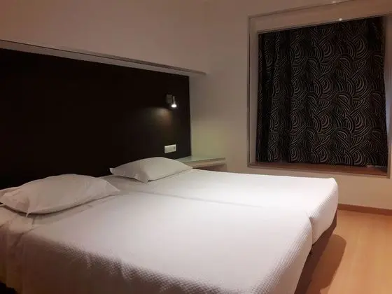 Tek Büyük veya İki Ayrı Yataklı Oda