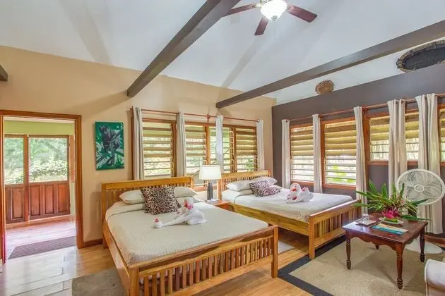 Family Room with Garden View