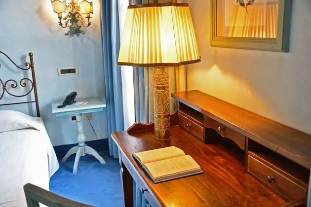 Classic Büyük Yataklı Tek Kişilik Oda