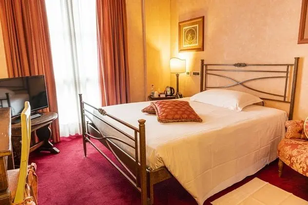 Classic Büyük Yataklı Tek Kişilik Oda