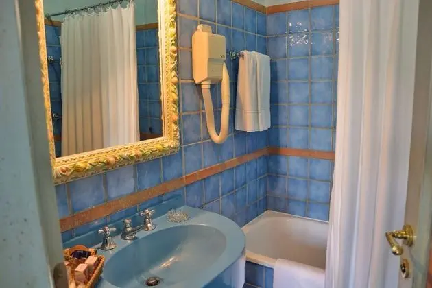 Classic Büyük Yataklı Tek Kişilik Oda