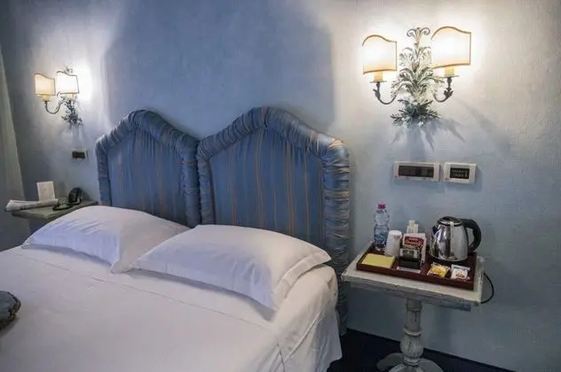 Classic Tek Büyük Yataklı Oda