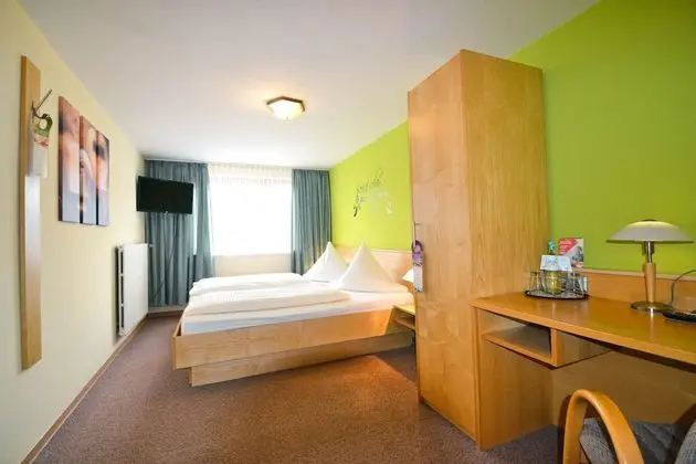 Basic Tek Büyük Yataklı Oda