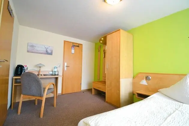 Basic Tek Büyük Yataklı Oda