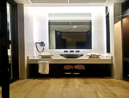 Premium Tek Büyük Yataklı Oda