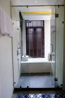 Premium Tek Büyük Yataklı Oda