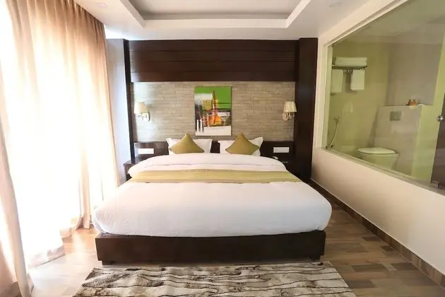 Deluxe Tek Büyük Yataklı Oda, Balkon, Dağ Manzaralı