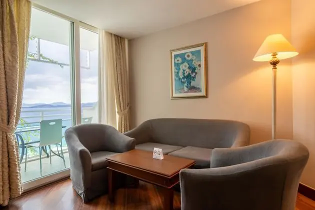 https://images.etstur.com/imgproxy/resize/2560x1440/files/images/hotelImages/etsrooms/668/Bodrum_Holiday_Resort___Spa_20251106135802_1.jpg