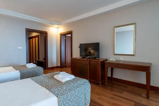 https://images.etstur.com/imgproxy/resize/2560x1440/files/images/hotelImages/etsrooms/668/Bodrum_Holiday_Resort___Spa_20251106135803_3.jpg
