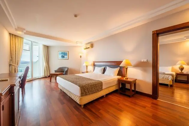 https://images.etstur.com/imgproxy/resize/2560x1440/files/images/hotelImages/etsrooms/668/Bodrum_Holiday_Resort___Spa_20251106135910_1.jpg