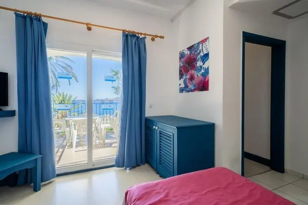 https://images.etstur.com/imgproxy/resize/2560x1440/files/images/hotelImages/etsrooms/668/Bodrum_Holiday_Resort___Spa_20251106140009_1.jpg