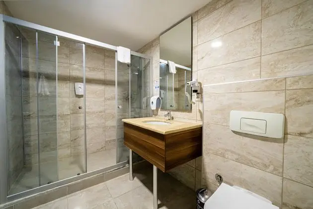 https://images.etstur.com/imgproxy/resize/2560x1440/files/images/hotelImages/etsrooms/668/Bodrum_Holiday_Resort___Spa_20251106140110_0.jpg