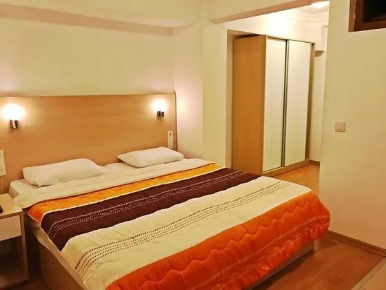 Deniz Manzaralı Suit