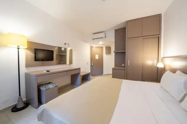 https://images.etstur.com/imgproxy/resize/2560x1440/files/images/hotelImages/etsrooms/187/Bodrum_Seaside_Beach_Club_20251107161833_1.jpg