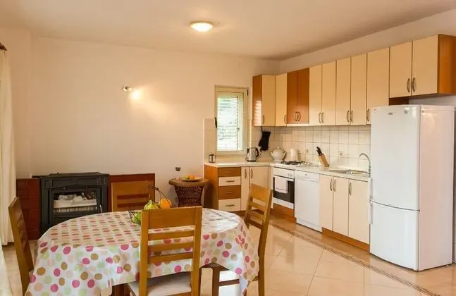 Apart Daire (Two Bedroom Apartment with Terrace an)
