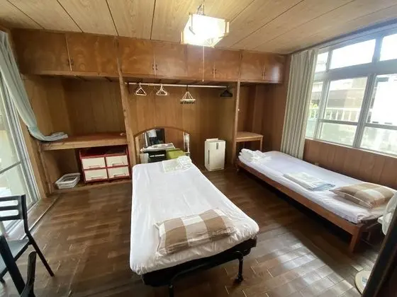 Basic İki Ayrı Yataklı Oda, Ortak Banyo