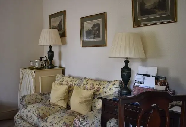 Standard Kır Evi