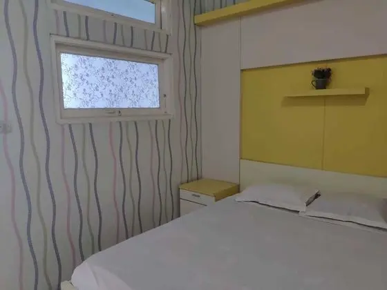 Deluxe Tek Büyük Yataklı Oda (Bukti menikah wajib untuk pasangan)