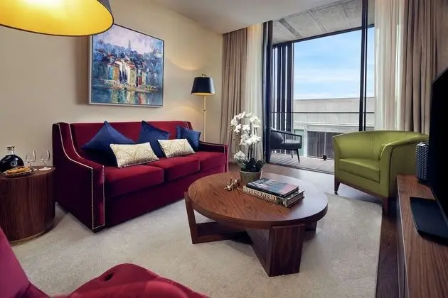 Süit, Birden Çok Yatak, Balkon