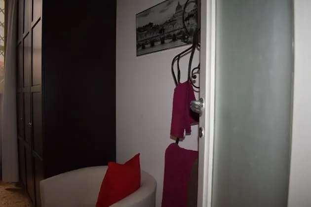 Tek Kişilik Oda, 1 Yatak Odası, Ortak Banyo