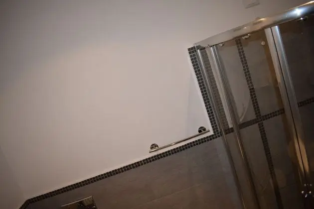 Tek Kişilik Oda, 1 Yatak Odası, Ortak Banyo
