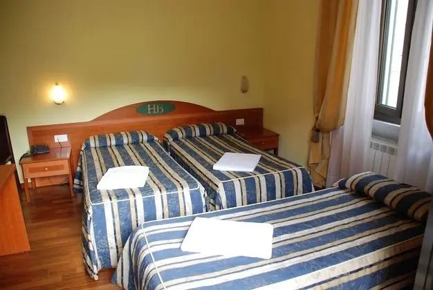 Üç Kişilik Oda, 3 Tek Kişilik Yatak