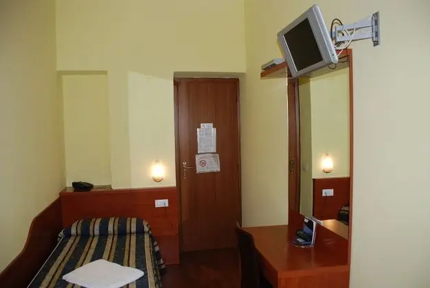 Üç Kişilik Oda, 3 Tek Kişilik Yatak