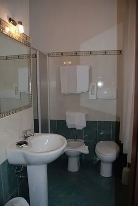 Üç Kişilik Oda, 3 Tek Kişilik Yatak