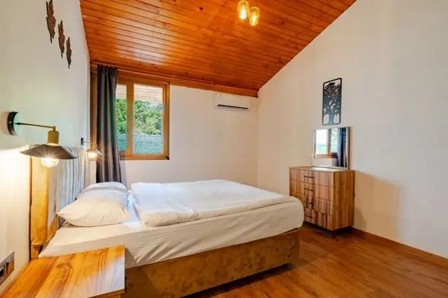 Boğaz 1 - Jakuzili Bungalow