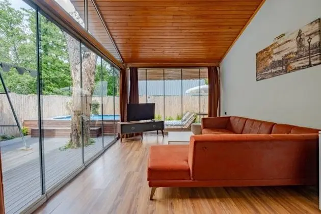 Boğaz 2 - Havuzlu Jakuzili Bungalow