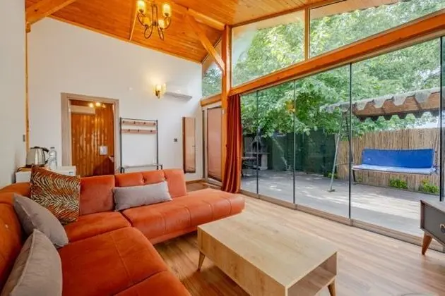 Boğaz 2 - Havuzlu Jakuzili Bungalow
