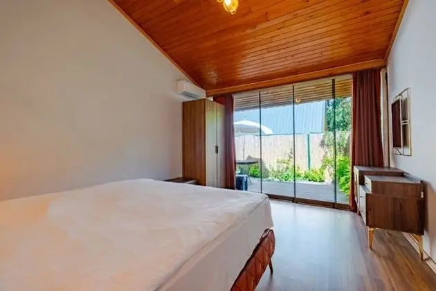 Boğaz 2 - Havuzlu Jakuzili Bungalow