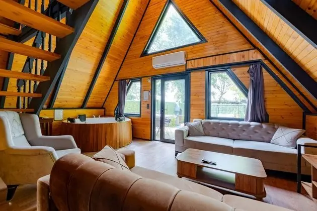 Boğaz 3 - Sıcak Havuzlu Jakuzili Bungalow