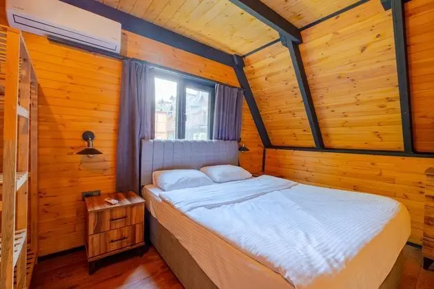 Boğaz 3 - Sıcak Havuzlu Jakuzili Bungalow