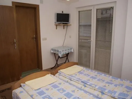 Tek Büyük veya İki Ayrı Yataklı Oda