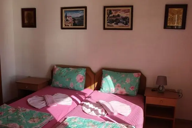 Tek Büyük veya İki Ayrı Yataklı Oda